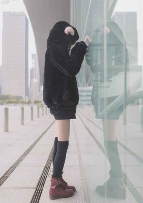年轻朋友的妻子电影_十万网红美女美酱